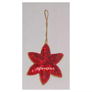 Hermosa tela roja hecha a mano diseño en forma de estrella bordado Zari dorado con trabajo de cuentas decoración de árbol de Navidad adornos colgantes - Product Image 1