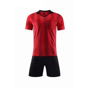 Conjunto de ropa de fútbol personalizada al por mayor, uniformes, nuevo diseño de fútbol para hombre, en poliéster 100%, ropa deportiva unisex de secado rápido, uniformes - Product Image 3