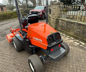 Cortadora de Césped con Asiento KUBOTA F3090-F391, Motor de 26 HP, con Precisión y Potencia para un Corte Profesional - Product Image 5