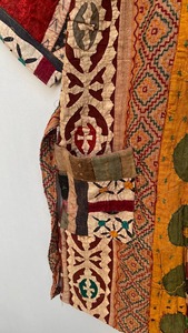 Veste Kantha longue faite à la main pour femmes manteau de travail coupe brodée avec veste à motif de lettre design matelassé vintage - Product Image 2