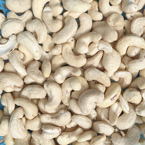 Noix de cajou crues de haute qualité WW180, WW240, WW320 Prix des noix de cajou SANTIGO en Chine Noix de cajou Emballage personnalisé - Product Image 1