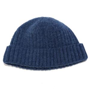 Fabricants de bonnets imprimés en tricot avec logo personnalisé Chapeau d'hiver à revers avec broderie imprimée partout - Product Image 6