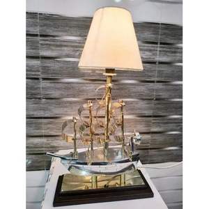 Lampe de table moderne européenne en laiton de 18 pouces avec abat-jour blanc cassé, source de lumière LED, base E26 pour chambres à coucher - Product Image 1