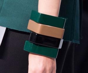 Bracelets en résine imperméables faits à la main pour femmes, finition brillante de qualité supérieure, couleurs personnalisées, bijoux de mode pour mariage et soirée - Product Image 3