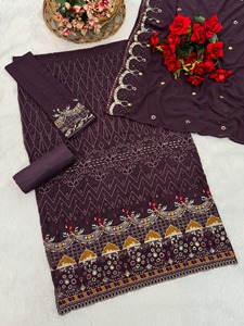 Ensemble élégant de costumes pakistanais à coupe droite, parfait pour les événements culturels et les rassemblements, disponible en grande quantité - Product Image 4