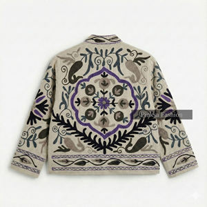 Veste Suzani en velours de coton tricoté à la main |   Manteau d'automne/hiver bohème pour femmes |   Broderie à motifs floraux écologiques - Product Image 2