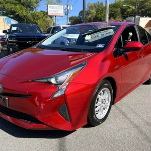 CLEAN 2017 À-yo-ta P_rius Two Eco FWD - Product Image 1