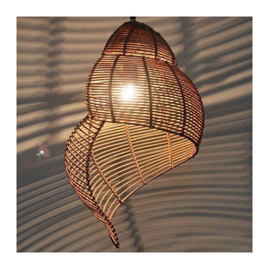 Lámpara de bambú tejida a mano de alta calidad: iluminación acogedora y respetuosa con la tierra para una vida sostenible y un ambiente hogareño elegante de Vietnam - Product Image 3