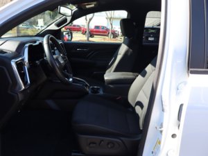 GM C Canyon 2WD Elevation 2024 Usado en Buen Estado - Product Image 4