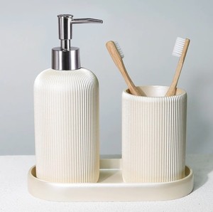 Doublure de couleur blanche de qualité supérieure conçue accessoires de salle de bain en résine nouveauté meilleur pour le retour cadeau ensemble de salle de bain organisateur à vendre - Product Image 1