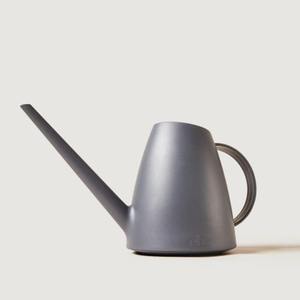 Bidon d'eau décoratif de style vintage en métal robuste avec un long bec et un bel attrait pour le jardin domestique - Product Image 2