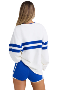 Ensemble deux pièces sportif pour femme : sweat-shirt oversize et mini-short élastique à rayures contrastées avec logo personnalisé - Product Image 4