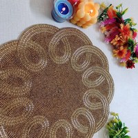 Set de table perlé fait main, sous-plat de luxe, décoration de table pour les fêtes, pièce unique, cadeau de pendaison de crémaillère, artisanat MS, design personnalisé, antidérapant