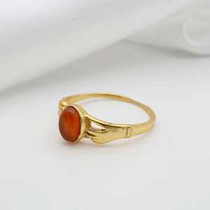Anillo de piedras preciosas de latón con diseño de abrazo chapado en oro de 18 quilates, accesorio exclusivo de moda para mujeres, hombres, parejas, aniversario de compromiso - Product Image 3