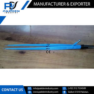 Fórceps bipolares rectos de irrigación europeos de diseño personalizado, instrumento quirúrgico eléctrico reutilizable - Product Image 4