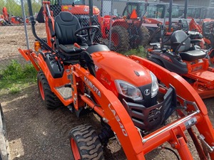 Venta al por mayor de mini tractor Kubota BX23S, solución agrícola premium con motor potente, fácil manejo y larga vida útil. - Product Image 2