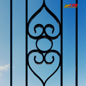 Rampe de balcon en fer forgé sur mesure avec volutes forgées à la main, idéale pour l'extérieur moderne et l'architecture de luxe - Product Image 3