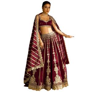 Trendmalls ชุดเดรสแต่งงานศิลปะปักเลื่อมสีทองคอวีทรงเอ - Product Image 1