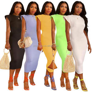 Vestido ajustado de jersey de color liso sin mangas con hombreras - Product Image 1