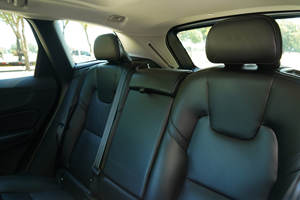 Seminuevo Clean 2024 Volv0 Núcleo de XC-60 Tema Oscuro - Product Image 4