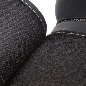 Gants de boxe faits main en PU de qualité supérieure, imperméables, légers, antidérapants, avec sangle de poignet réglable, couleur et logo personnalisables, Pakistan - Product Image 3