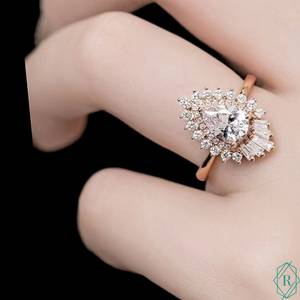 Anillo de compromiso de doble Halo, Diamante cultivado en laboratorio, corte de pera, oro sólido de 10K - Product Image 2