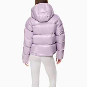 Nouveau design personnalisé hiver chaud à capuche matelassé doudoune femme respirant imperméable rempli de coton - Product Image 2