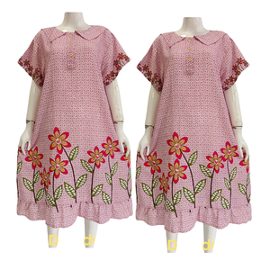 Vêtements de nuit pour femme de qualité supérieure Robe d'été super confortable et respirante Vêtements de nuit pour femme avec taille élastique en vente - Product Image 4