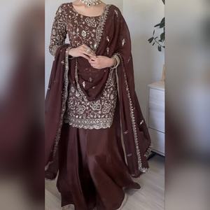 Ensemble exclusif sharara salwar kameez en georgette avec un haut à richement brodé et un pantalon palazzo avec un dupatta assorti pour les sorties décontractées - Product Image 3