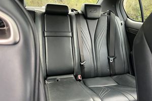 UTILISÉ LHD/RHD 2017 LEXUS GS F - Product Image 3