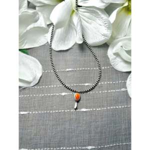 Collar de Coral con Engaste de Plata de Ley y Ostra Espinosa de George Rios - Product Image 1