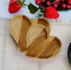 Bandeja para servir, plato de bambú para dulces, forma de corazón de madera, la mejor idea romántica para todos los que amas, tablero de madera único y hecho a mano - Product Image 3