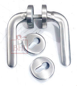 Poignée de porte avec trou de serrure sur rosace 130X55mm Verre Laiton Acier Inoxydable Zinc Pull & Lock Poignée de fenêtre pour hôtels - Product Image 1