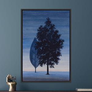 Tableau sur toile Arbre de Vie surréaliste : Impression de paysage bleu onirique, TOILE ENCARTÉCHÉE NOIRE - Product Image 1