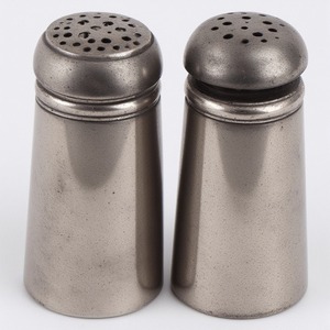 Elegante molinillo de sal y pimienta de latón con mango de plata antigua artesanal Diseñado para interiores de comedor decorativos - Product Image 5