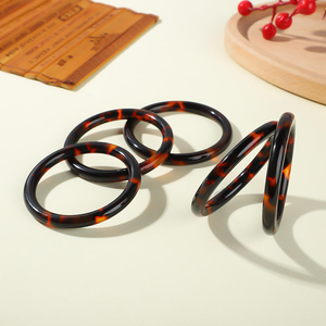 กำไลข้อมือทำจากเรซิ่นไข่มุกและอะคริลิคเทียมทรงดวงจันทร์แนววินเทจเหมาะสำหรับเป็นของขวัญทุกเพศ - Product Image 3