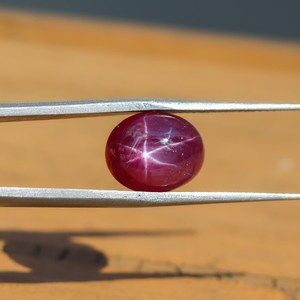 Mehrajudin Gems Rubis étoilé, pierre précieuse en vrac, cabochon ovale 11.5x9.4mm (6.95 Carat), traité par cirage/huile, pierre de naissance de juillet - Product Image 2