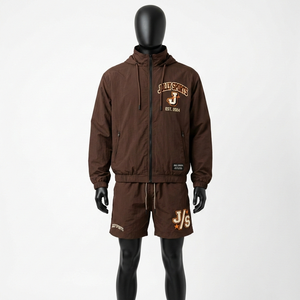 Conjunto de Pantalones Cortos Cortavientos de Poliéster Premium, Tela Ligera Resistente al Agua, Conjunto Personalizado con Estampado, Conjunto de Pantalones Cortos Cortavientos para Hombre - Product Image 1