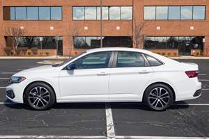 VOLKSWAGEN JETTA SPORT 2023 USADO, Volante a la Izquierda/Derecha - Product Image 3