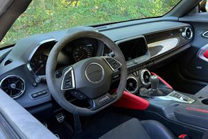<span class=keywords><strong>Chevrolet</strong></span> <span class=keywords><strong>Camaro</strong></span> <span class=keywords><strong>ZL1</strong></span> Coupé d'occasion 2023 ~1 800 milles, boîte manuelle 6 vitesses, pack performance 1LE Extreme Track - Product Image 2
