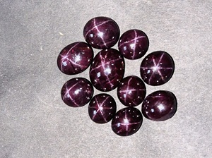 แหวนโกเมนธรรมชาติเกรด AAA + แหวนพลอยโกเมนแบบเรียบทรงหลวมหกเส้นรูปทรงดาวปรับขนาดได้แหวนดาวที่สวยงามผสมหิน - Product Image 2