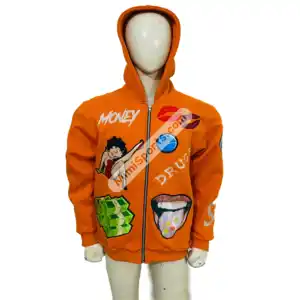 Мужской свитер с оранжевым логотипом