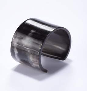 Bracelet jonc manchette de haute qualité pour femmes Bracelet élégant en laiton en métal fait à la main pour la vente en gros de l'Inde - Product Image 2