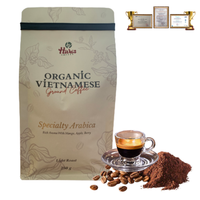Gehele ARABICA bonen, fabrieksgeroosterd, rijke aroma van rijpe vruchten, soepele, frisse koffie, goede prijs.