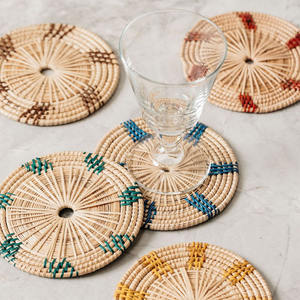 Ensemble de dessous-de-verre en rotin écologique coloré, vente en gros, décoration de table, dessous-de-verre en rotin tressé, style bohème, en provenance du Vietnam - Product Image 1