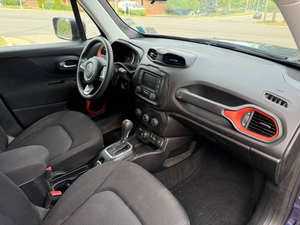 Voiture d'occasion de qualité abordable, Jeep Renegade Sport 2018, conduite à gauche - Product Image 2