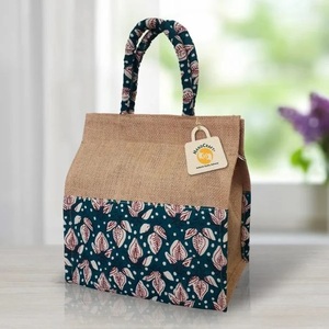 ถุงของขวัญทำจากปอกระเจาเป็นมิตรกับสิ่งแวดล้อมพร้อมลายการ์ตูนปรับสีและขนาดได้ตามต้องการสำหรับใช้ในการส่งเสริมการขาย - Product Image 3