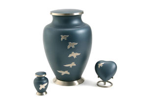 Fabricant de petites urnes de crémation souvenir bleu gravé oiseau urnes en laiton pour cendres humaines fournitures funéraires urnes de crémation - Product Image 4