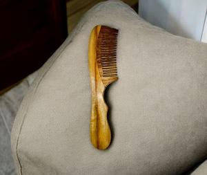 Peine de bambú reciclable de estilo clásico, peine de madera Antiestático de dientes anchos para hoteles, uso doméstico, pulido F.S. Estoy de moda - Product Image 1