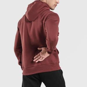 ชุดเซ็ตเสื้อฮู้ดสีแดงเลือดหมูและกางเกงจ็อกเกอร์สีดำ ผ้าฟลีซ อุ่นสบายสำหรับฤดูหนาว ชุดลำลองสไตล์สปอร์ต ชุดออกกำลังกายกลางแจ้งสุดเท่ - Product Image 6